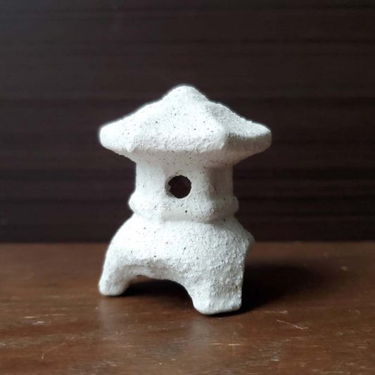 ミニチュア 添配 フィギュア 盆景  灯篭 ( とうろう )三つ足(白) トウロウ  zengarden karesansui
