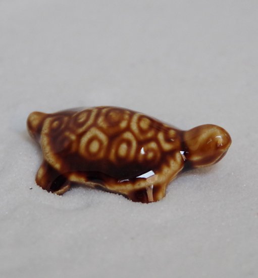 Miniature accessory figure bonkei miniature brown turtle width 4.5cm
