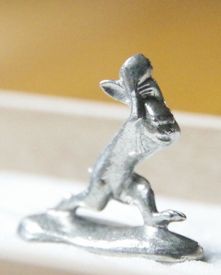 Miniature accessory figure bonkei [miniature Chojugiga rabbit made of tin]