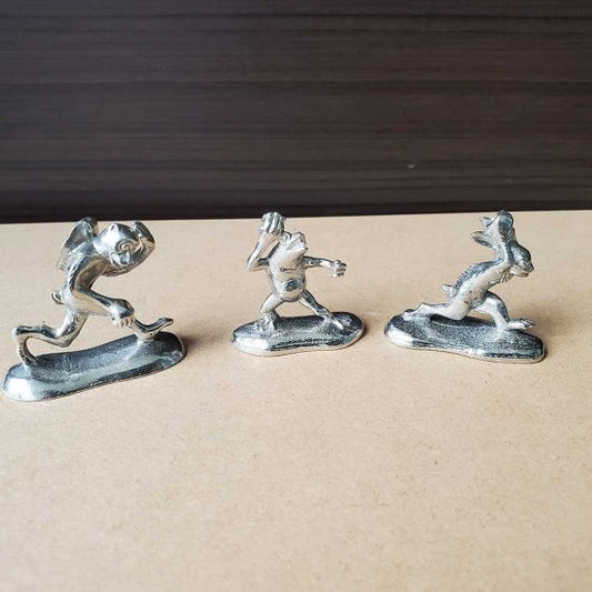 Miniature accessory figure bonkei [miniature Chojugiga monkey (monkey) made of tin]